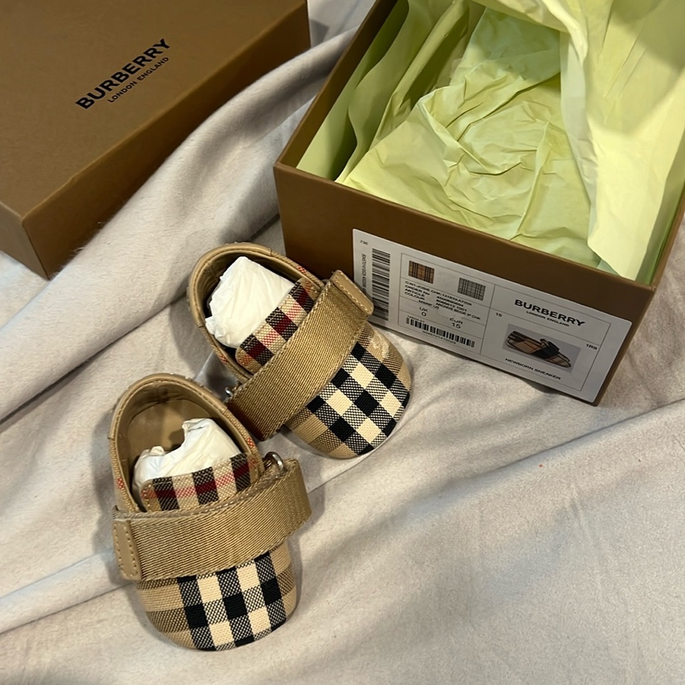 Burberry baby  shoes